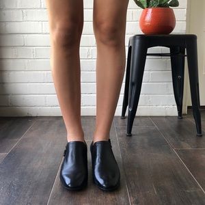 Munro ankle boots in black